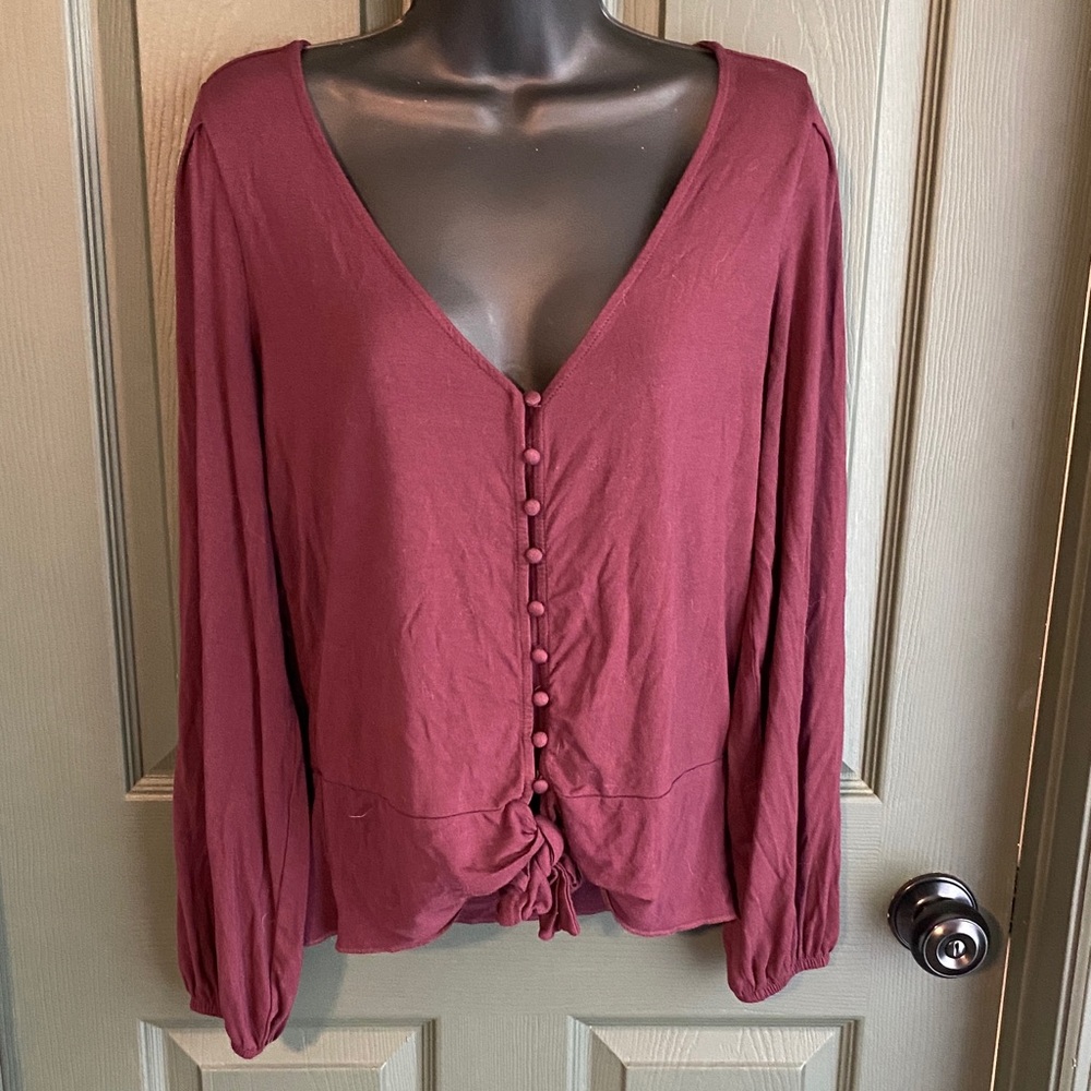 VENUS Long-Sleeve V-Neck Button Front Blouse in Wine